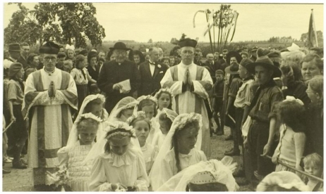 Het 25-jarig priesterjubileum van pastoor Brandsma op 11 juni 1949. Fotograaf Foto-atelier Prinses.